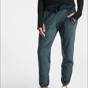 Athleta Double Cozy Karma  Green Jogger size X-Large